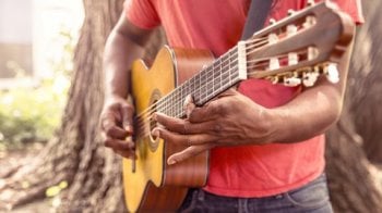 Acoustic Guitar Crash Course For Beginners TUTORiAL
