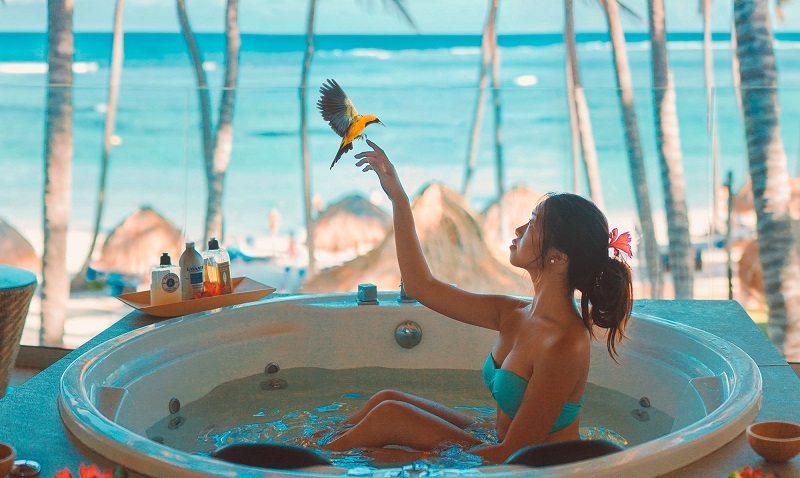 Surreal Portrait Compositing in Photoshop with Natalia Seth