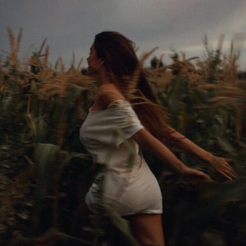 Madison Beer – Silence Between Songs (2023)